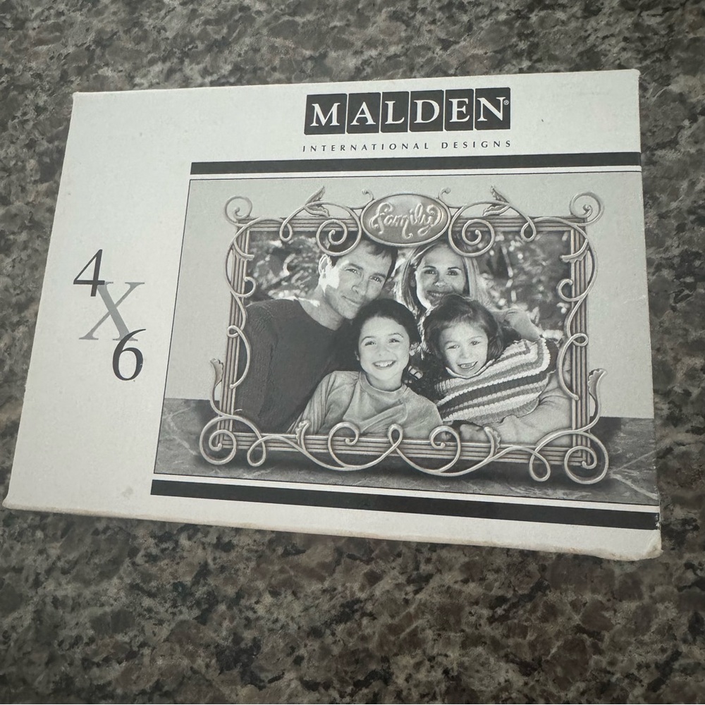Family picture frame 4x6